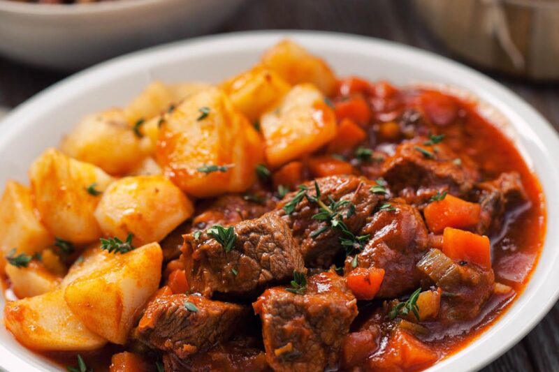 9-Ingredient Ultimate Hearty Beef Casserole Recipe: Fall-Apart Tender Beef, Rich Gravy, Veggie-Packed Comfort in 3 Hours – One Pot!
