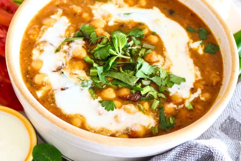 Creamy chickpea and vegetable curry